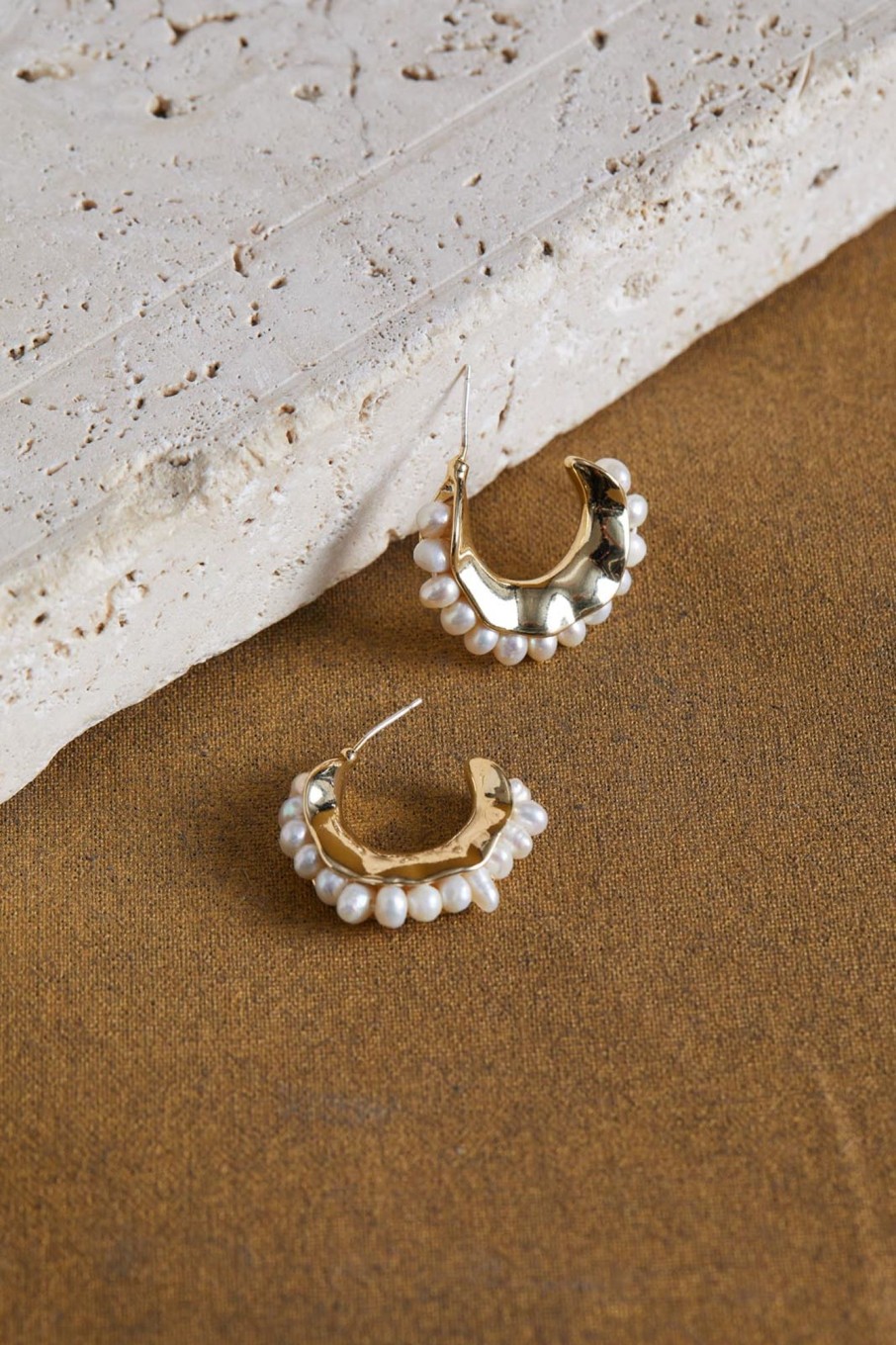 Accessories eb&ive Earrings | La Vida Pearl Earring - Gold Pearl