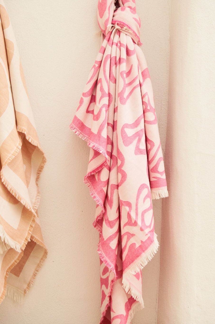 Homewares eb&ive Throws | La Vie Throw - Candy