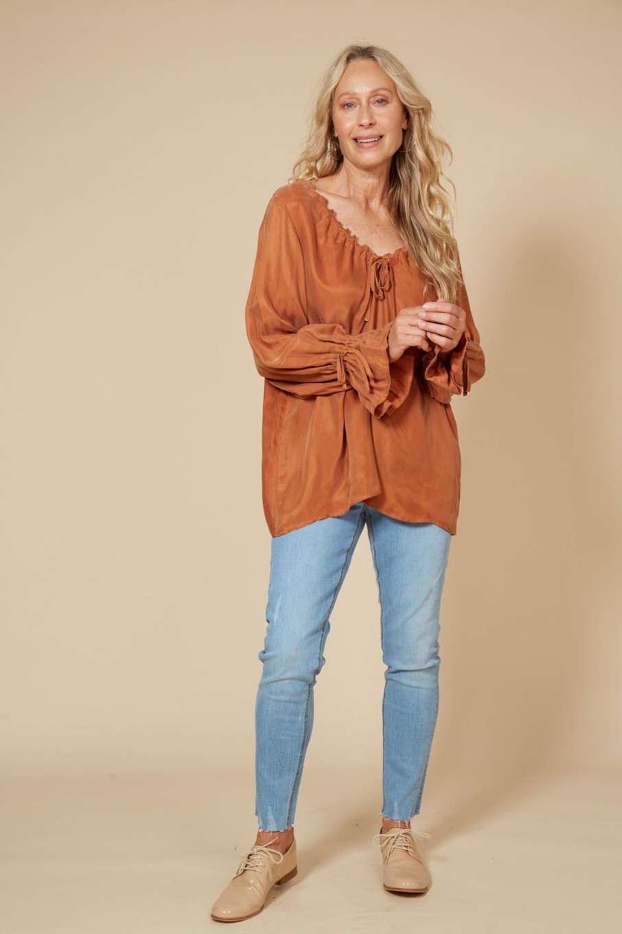 Clothing eb&ive Blouses | Vienetta Ruched Top - Caramel